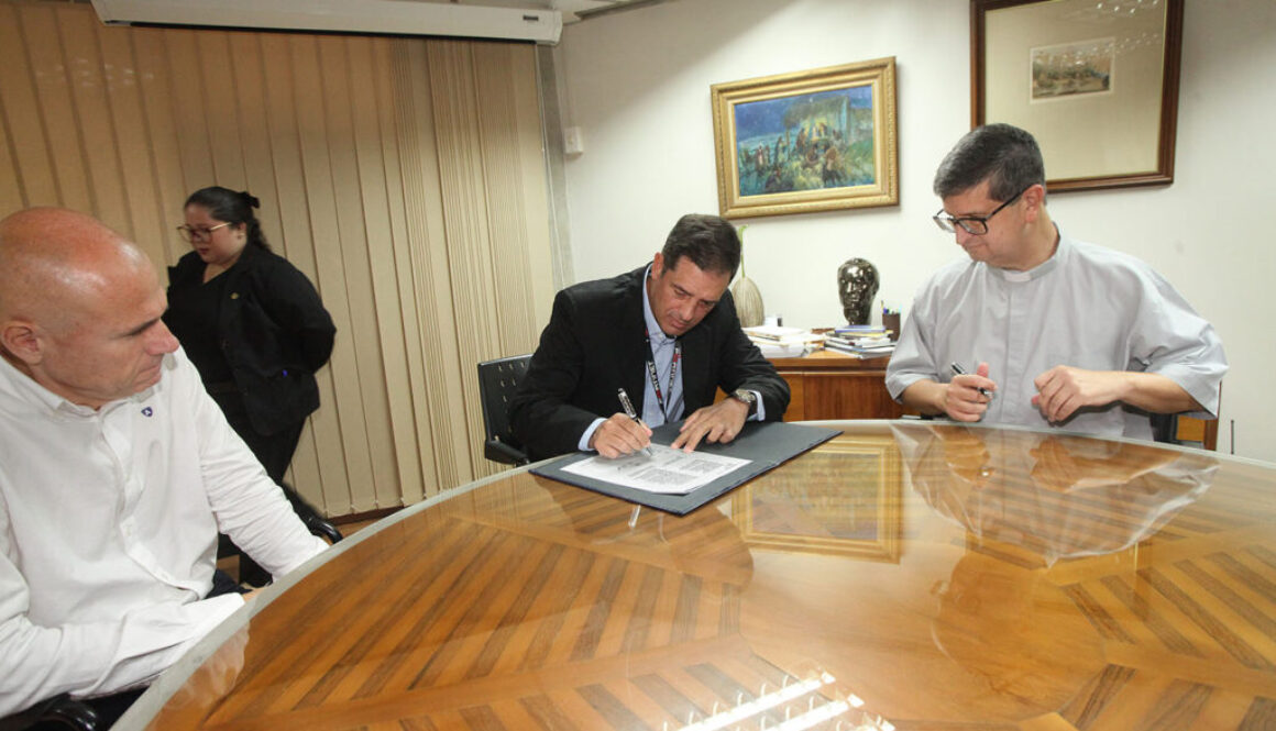 Firma-acuerdo-Fortinet-UCAB-MSarda-8