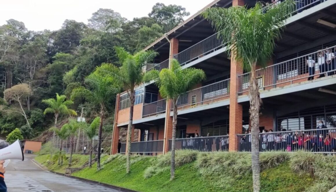 colegio mano amiga