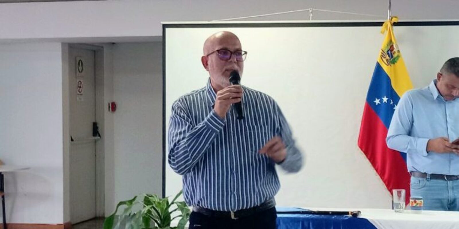 Dr. Fidel Santos